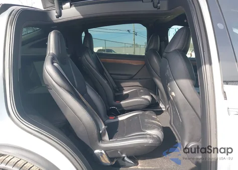 2020 Tesla Model X Long Range Dual Motor All-Wheel Drive/Long Range Plus Dual Motor All-Wheel Drive z USA, uszkodzony, nr VIN 5YJXCBE26LF239280